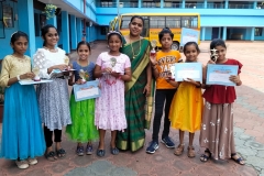 Literary Meet-2021-22-Prize winners with the Vice Principa1